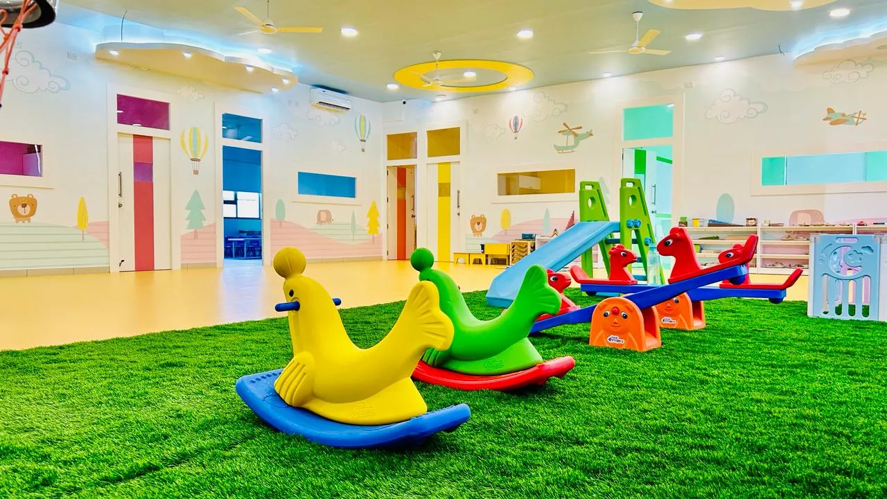 Inside Crossmaze – The Hub
